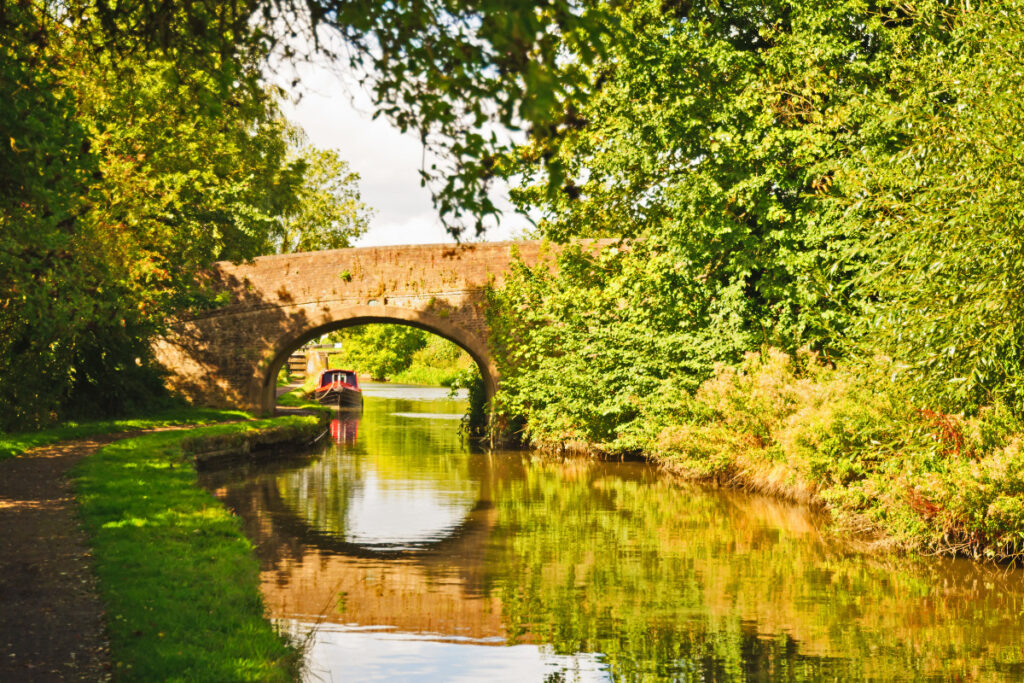 A photo showing a bridge over the canal that runs through the market town of Berkhamsted.