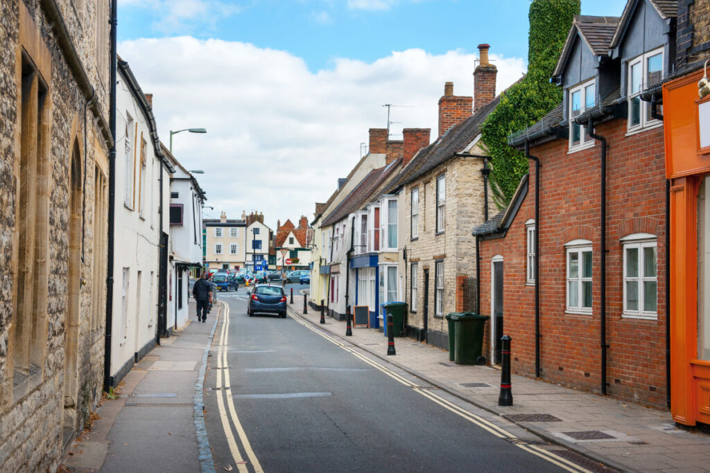 A photo showing a quiet residential street in the small market town of Bicester.