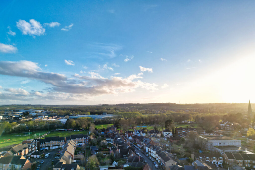An aerial photo showing the town of Leighton Buzzard below.