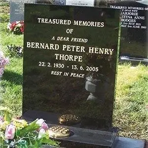 pl2_black_granite_W300